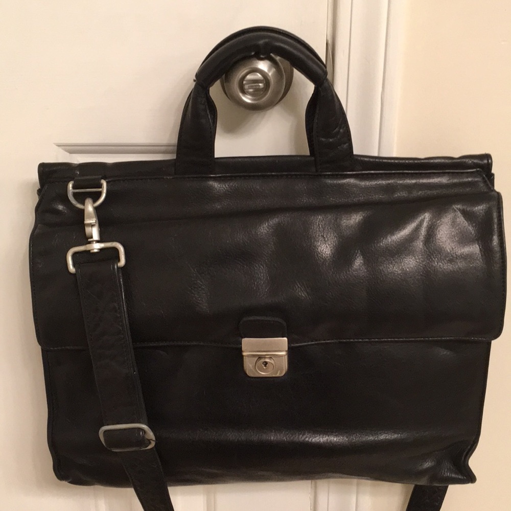 Kenneth Cole Large Leather Bag